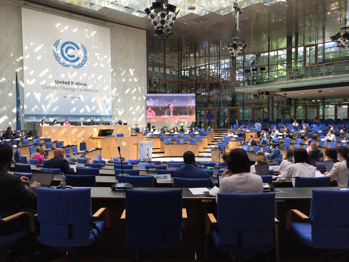 Kicking off @UNFCCC #OceanClimateDialogue!
National govs (& members of  Paris Climate Agreement) are meeting to strengthen ocean 🌊 mitigation & adaptation across climate policies.

Putting into practice #oceanclimatenexus 

Live stream here:
unfccc.int/event/ocean-an…