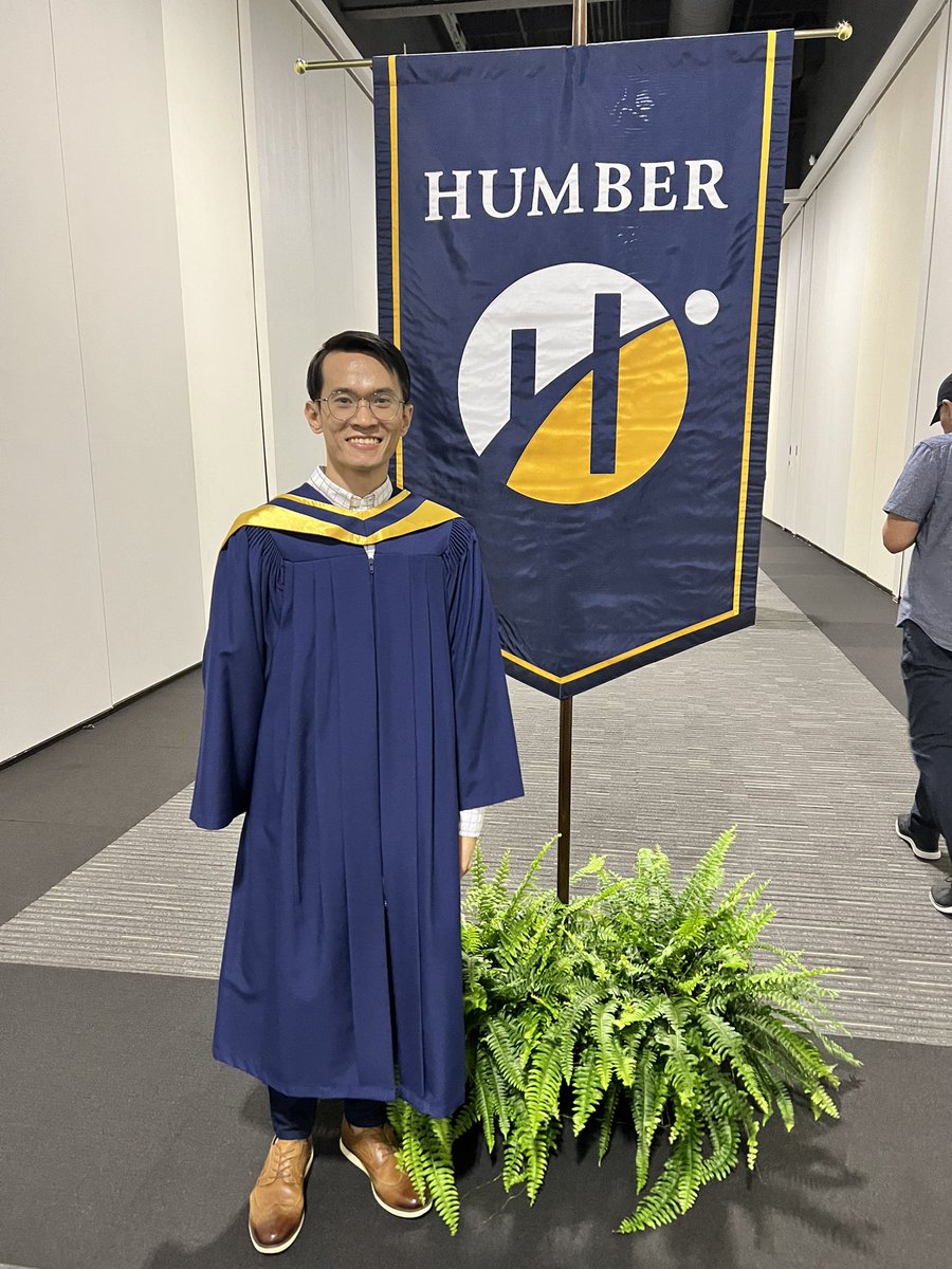 J_AnnZab's tweet photo. Congratulations Bo! Graduated Global Business Management with Honours
#HumberGrad #Classof2022 https://t.co/e2j6M9itf1
