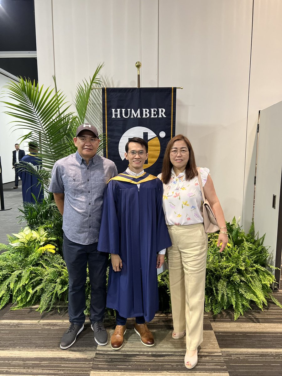 J_AnnZab's tweet photo. Congratulations Bo! Graduated Global Business Management with Honours
#HumberGrad #Classof2022 https://t.co/e2j6M9itf1