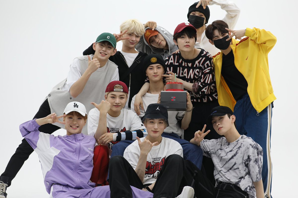 OCJNEWBIES's tweet photo. 220615 Happy Birthday to LL 🎂​
​
#OCJNEWBIES 
#OCJENT #ONECOOLJACSO https://t.co/GegpMnjI3y