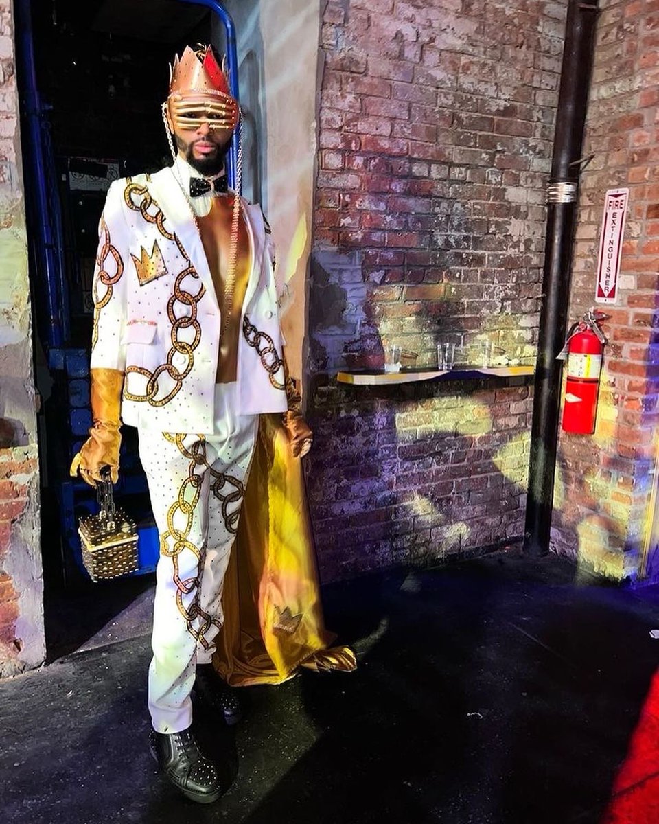 AddictedMarcos's tweet photo. I Donโt Need Your Approval, Thatโs For Insecure People. Get Use To This Face . . . Addicted Basquiat ๐๐ฆ
Designer : @addictedbymarcos
Once You See Results You Become Addicted ๐ฅ
#addicted #addictedbymarcos #bestdressed #ota #opentoall #hausofbasquiat #basquiat #nycdesigner https://t.co/v7aj7p65Mm