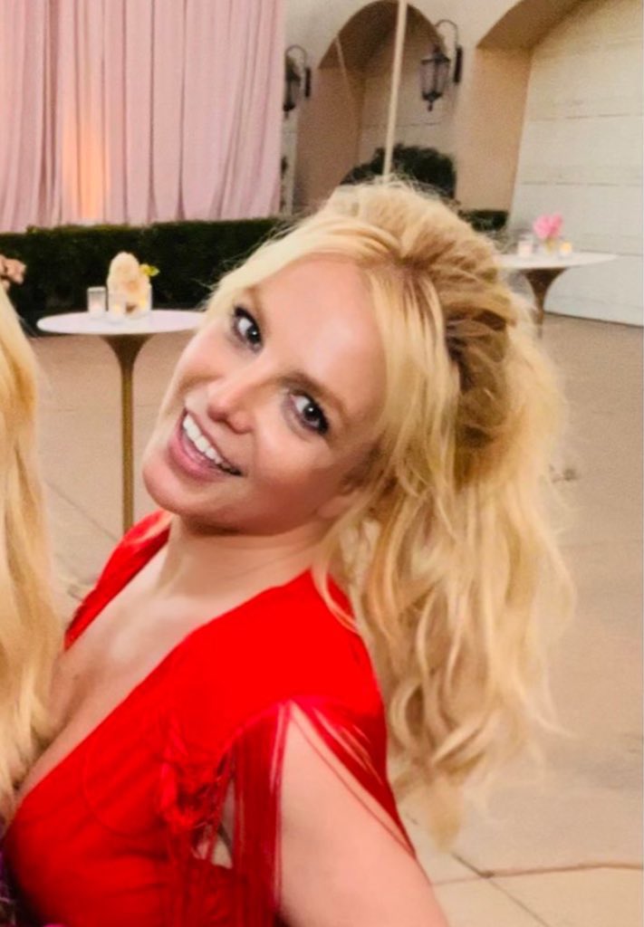 britneycharts's tweet photo. Britney Spears joins Taylor Swift and Shakira as the only female artists with at least 9 albums above 350 million streams on Spotify https://t.co/2Hxcdk6Sq7