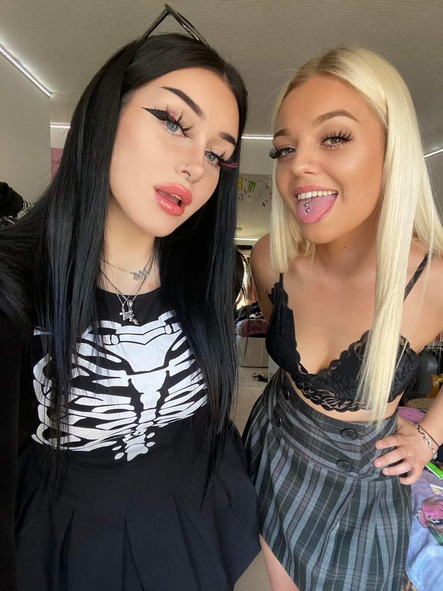 aleciashere's tweet photo. This month, I'm giving out free content be quick here's my website: https://t.co/cNYalbfh3h https://t.co/FzarNQy8sD