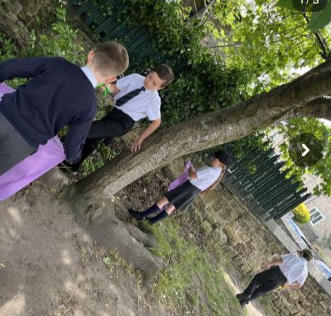 MrB_TheMill's tweet photo. Year 4 have done a wonderful job cleaning the litter in our local area - well done @ASALeavers24 #ASACommunityChampions https://t.co/vmclaRZCh3