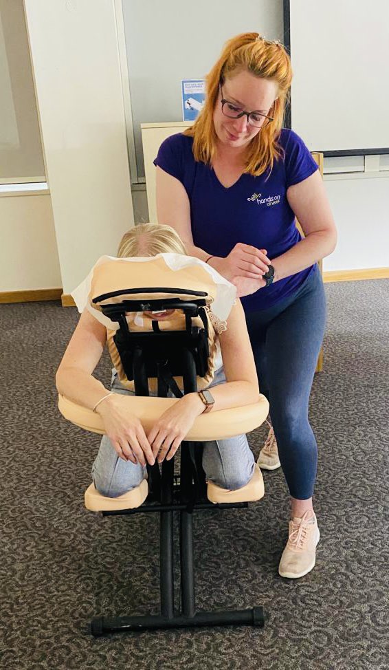 eth_e_et's tweet photo. Our Worcester facility have had the pleasure of the @HandsOnAtWork team today, giving fabulous massages to our employees. #handsonatwork #wellbeing #wellness #employeeengagement 💆‍♀️😀 https://t.co/PssyY3E27F