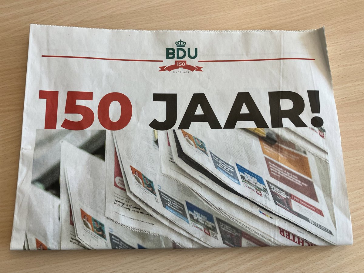 janluteijn's tweet photo. Zojuist in @schaffelaartb aan directie van de Koninklijke BDU de prolongatie overhandigd bij 150 jarig jubileum! Gefeliciteerd directie en medewerkers. Trots op @BarneveldseKrnt https://t.co/61e9HcB5la