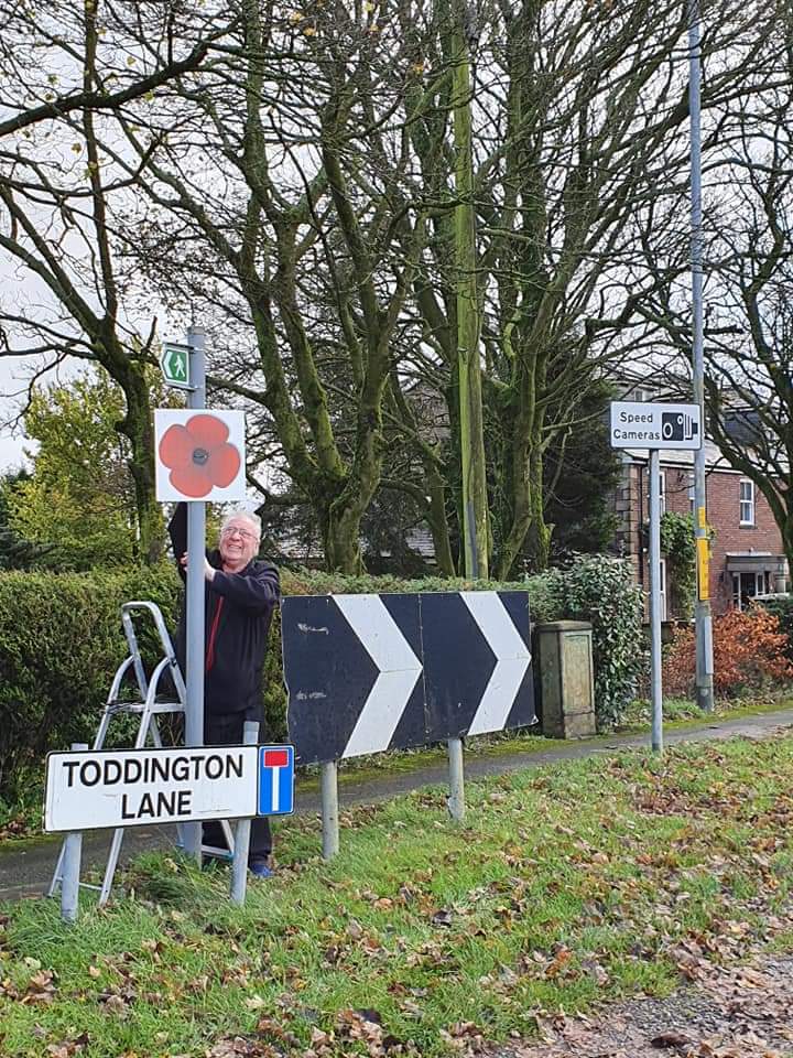 Putting up the poppies 2020
J x
