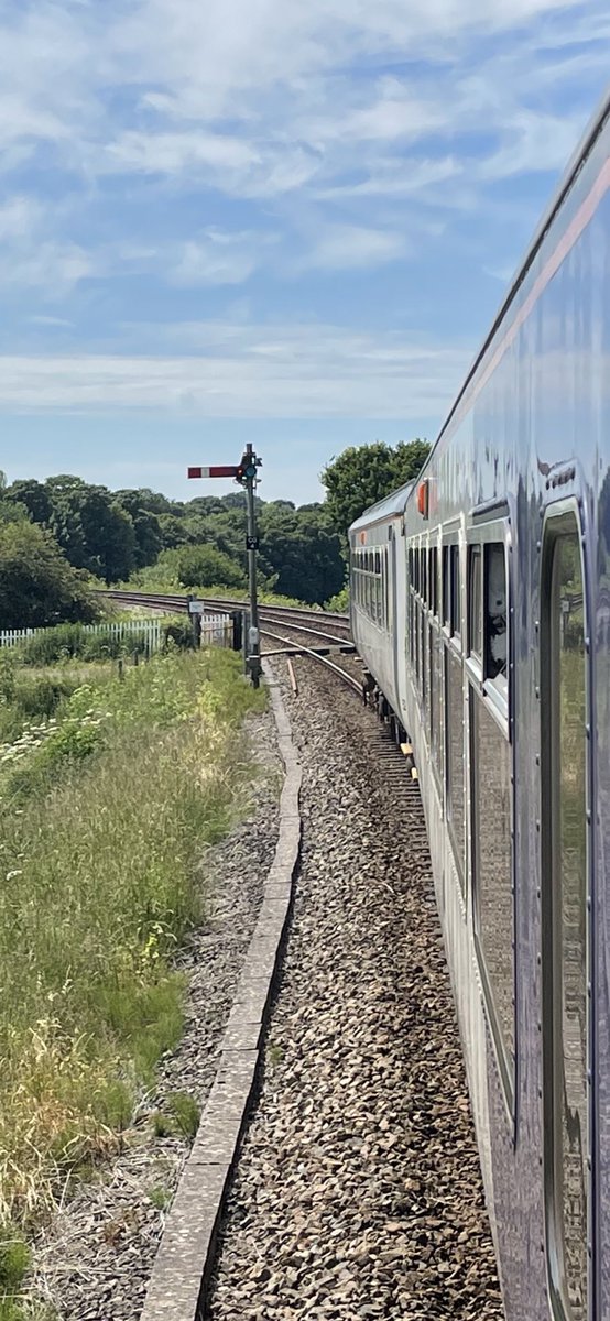 81MPaul's tweet photo. You shall not pass! 🛑 #semiphoresignal #Cumbria @northernassist short stop to enjoy the beautiful #Tynevalleyline in the ☀️ 🚂 #NORTHUMBERLAND #tyneandwear https://t.co/sCxwfC32rZ