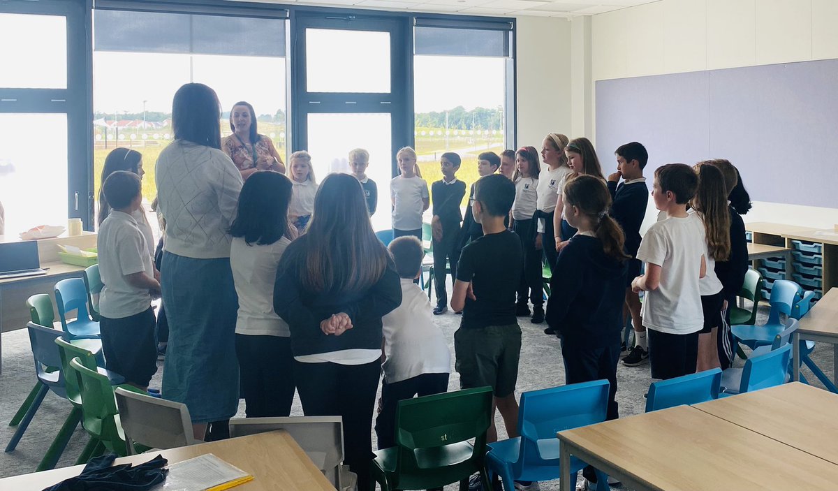 Calderwood_Pri's tweet photo. Lots of excitement as children spend the afternoon in their new clan with their new champions! 💙🤍#CalderwoodClans #CalderwoodChampions #CalderwoodChapterTwo https://t.co/I1wMd1OAkd