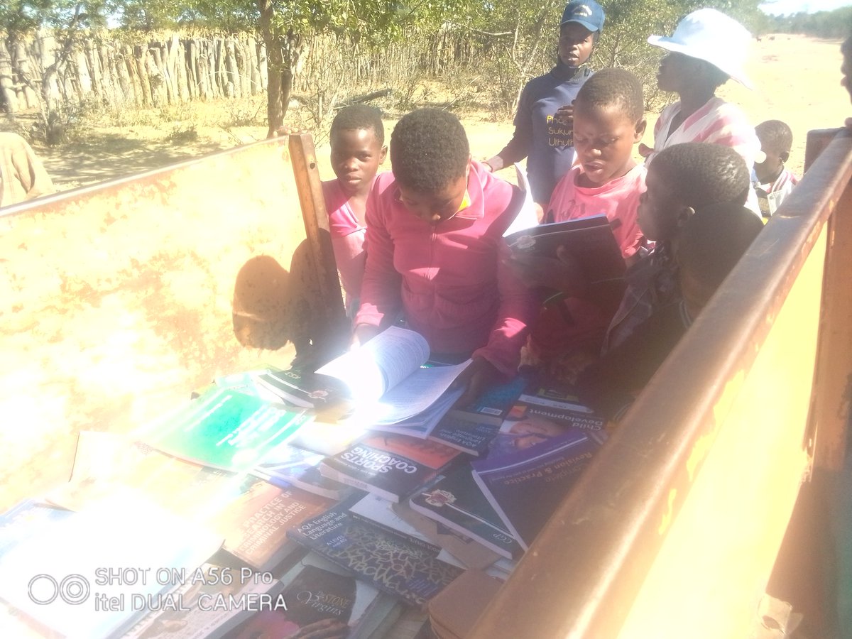 Have you ever met someone who can neither read no write ? It is a painful situation indeed! Many young people have no resources to help them . Work with@Tsholotsho mobile library nonprofit initiative and put a smile on every rural child's face
#helpusgetbooks4children