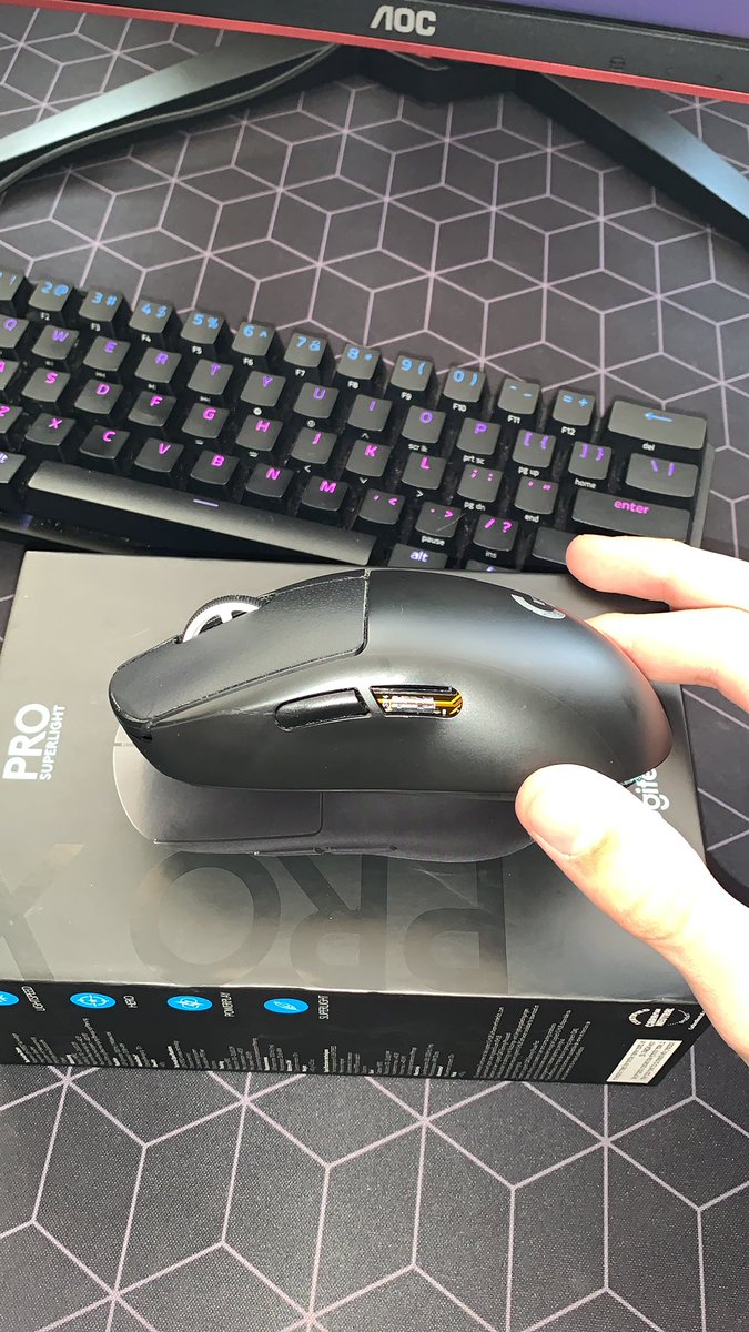GG <a href="/LogitechG/">Logitech G</a> + ако някой знае как да я оправя да ми пише!