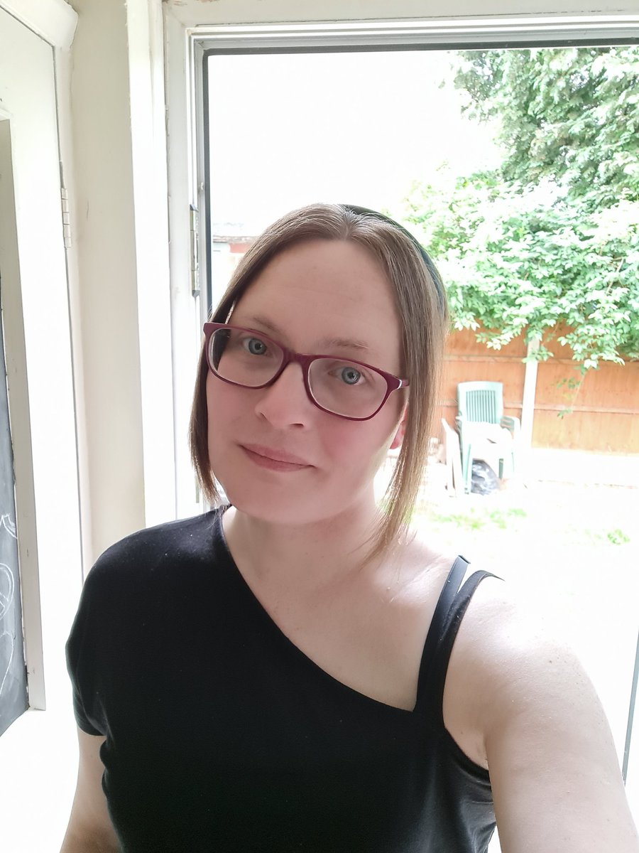 Life_of_Chelle's tweet photo. Another beautiful day, the shoulder is coming out properly today 😌 but only one mind 🙃 https://t.co/wl81SdFfAF