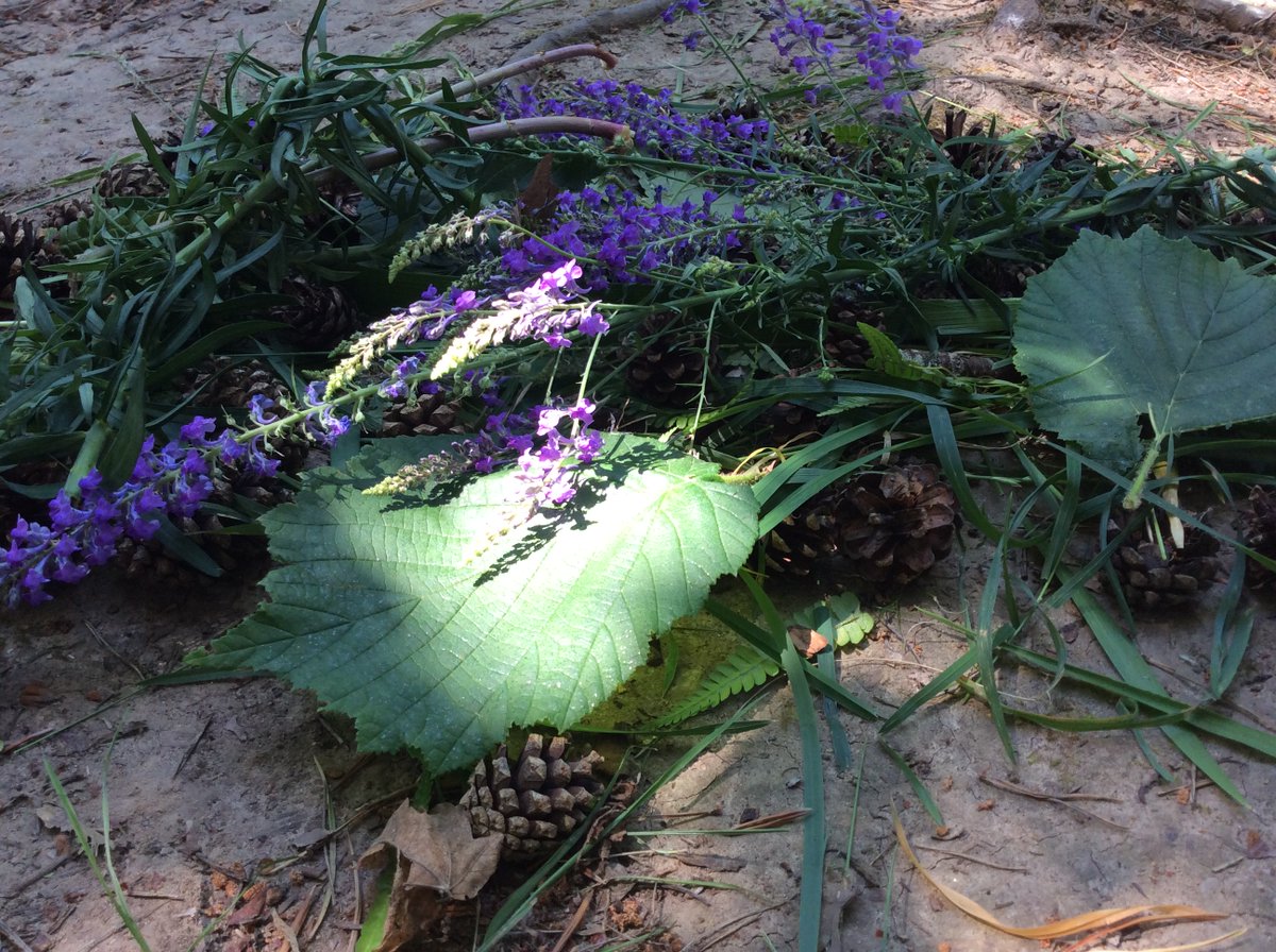 monica_primary's tweet photo. Eagles class from Year 2 have shown their creative side this afternoon . Take a look at these Andy Goldsworthy inspired sculptures they created. #creativity #sculptures #year2curriculum https://t.co/arLvcHGDnp