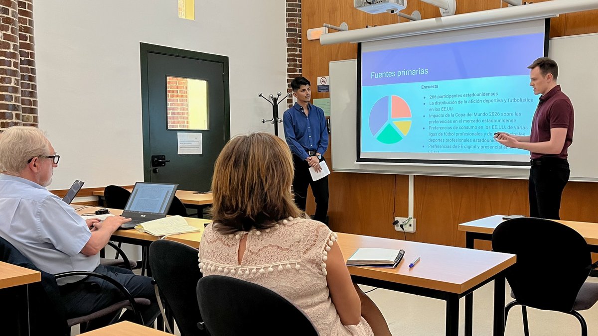 Cruyff_Inst_ES's tweet photo. Los y las estudiantes del Máster Universitario en #GestiónDeportiva con la @UABBarcelona presentaron ayer sus trabajos de final de máster. El jueves lo harán los estudiantes del Máster en #Marketing y #GestiónDeportiva Semipresencial #Barcelona.

¡Mucha suerte!

#EducatingLeader https://t.co/FebWQI4lqg