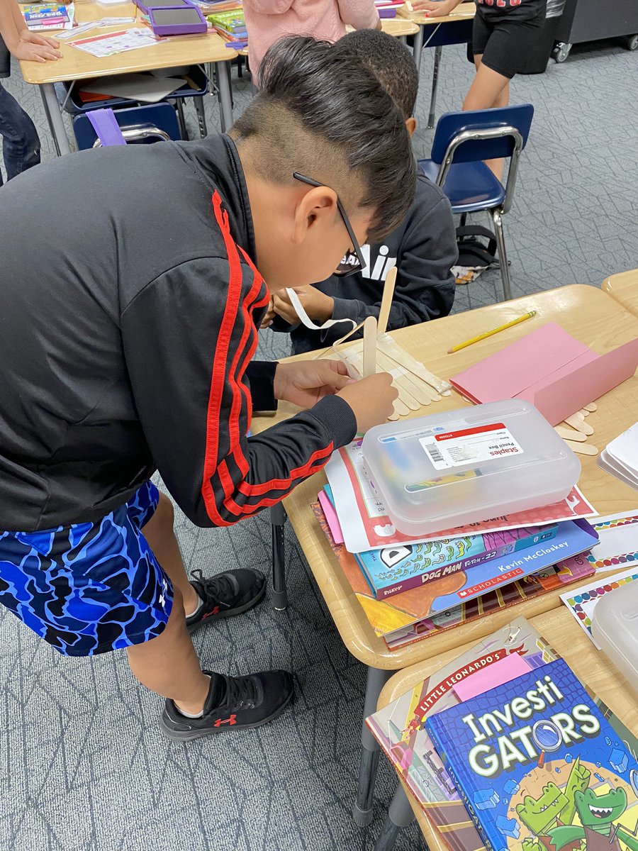 Watson_3rdGrade's tweet photo. Incoming third graders, or future engineers?  @WayneTwpSuper @StegCIA @tripleI2014 #summerschool https://t.co/Fm0Fjy1XfI
