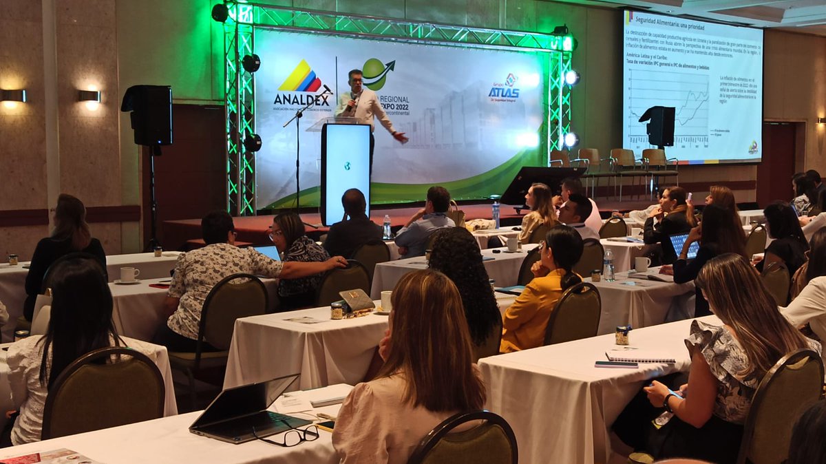AnaldexColombia's tweet photo. En la conferencia Outlook Comex, @javierDiazMo comenta cómo los choques de las últimas dos décadas han generado cambios que modificaron los patrones de comercio exterior #ForoRegionalAnaldex, @davidcastanoco https://t.co/45Y6WCgfAu