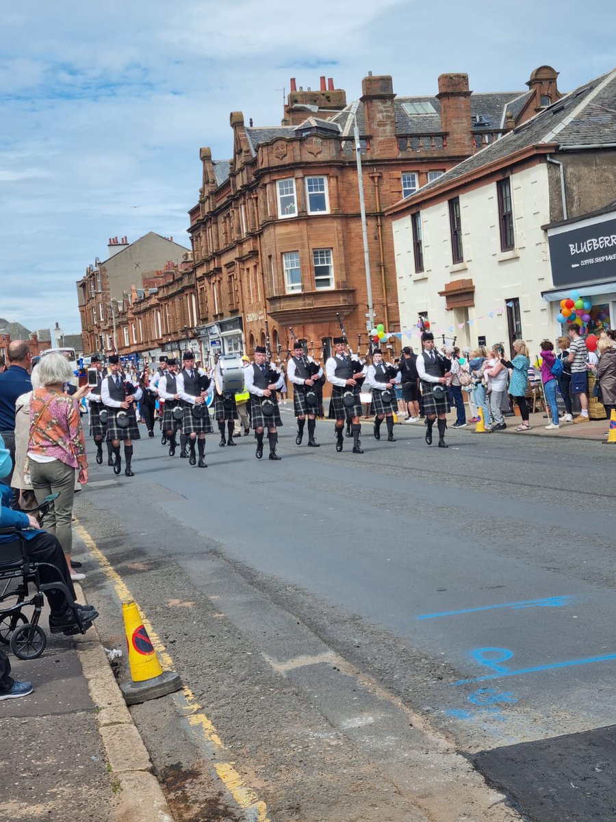 PSOSSAyrshire's tweet photo. Delighted to welcome the 75th Glasgow Taxi Outing @glasgow_taxis to Troon.

This event supports some of the most vulnerable children with additional support requirements giving them hope/love/support/acceptance alongside a wonderful day.

We are proud to be part of it. https://t.co/yE9fNVeN33