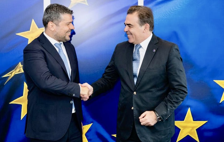 MargSchinas's tweet photo. Εποικοδομητική συνάντηση με τον Πρόεδρο και ΔΣ της @DEI_GR. Βιώσιμες λύσεις για τις τιμές ενέργειας, επενδύσεις στην πράσινη μετάβαση, ενισχυμένη διεθνής συνεργασία.

Στο σημερινό περίπλοκο ενεργειακό τοπίο η Ελλάδα αναδεικνύεται σε πυλώνα ενεργειακής ασφαλείας για την Ευρώπη. https://t.co/MiKlAhNtKJ