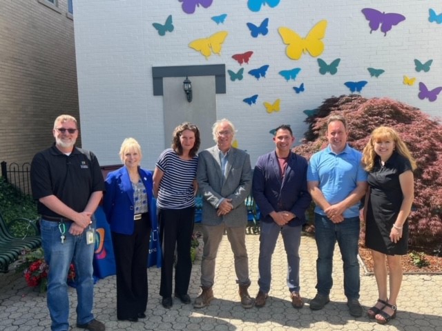 GoKineticFiber's tweet photo. Kinetic’s Granville, OH team recently unveiled a community involved mural installation that took flight at the Kinetic Park, directed by nationally-recognized artist Paul Hamilton.  #HometownHighlights #HighspeedForHere https://t.co/rQYGeejNQl