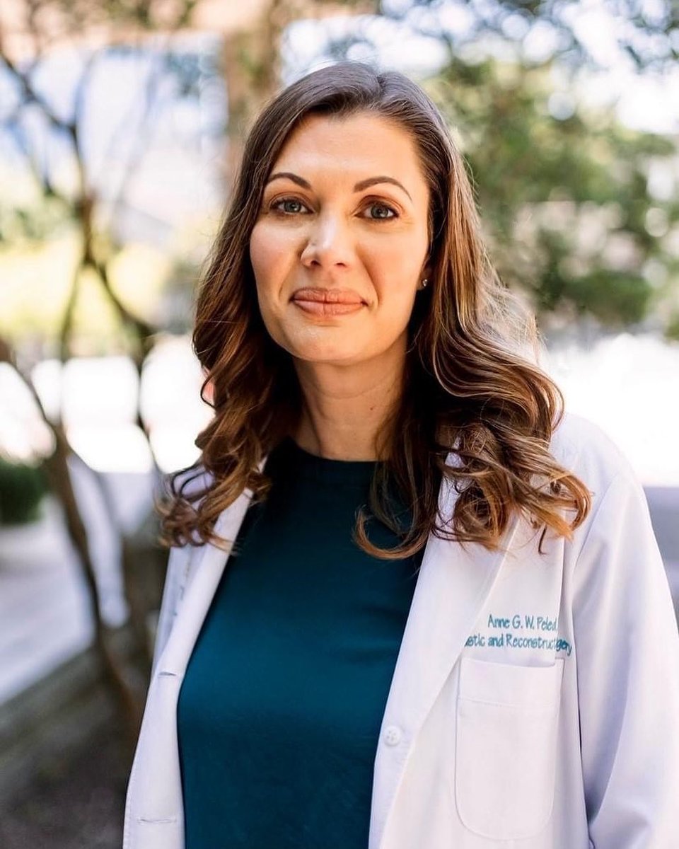 keepabreast's tweet photo. Want to learn more about #goingflat? 💖 

We got the chance to speak with Dr. Peled, a practicing breast cancer and plastic surgeon based in San Francisco. 💫 

Learn what to expect after surgery, who is a good candidate and more.✨  Read more here: 
https://t.co/HbLdppJMm0 https://t.co/KgFebCNuC9