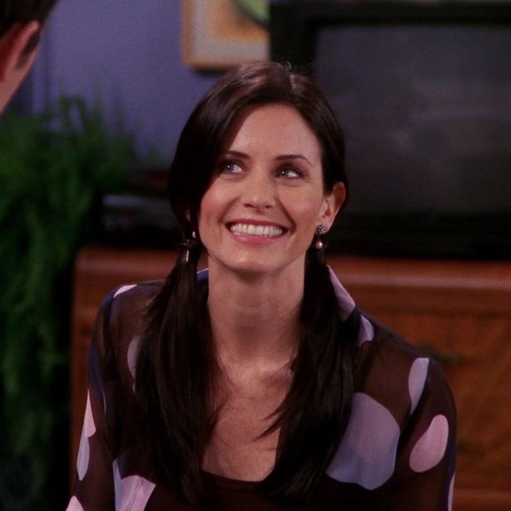 Happy birthday to courteney cox, the one who made monica geller-bing so alive and lovable till today  