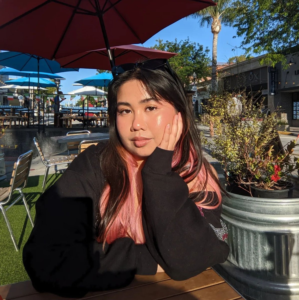 oVertoneColor's tweet photo. Happy Hour hair just hits different. Change our minds.๐ธ
.
.
.
#overtonehair #purplehair #healthycolor #cleanbeauty #purplehaircolor #haircolorinspo https://t.co/f0BaWIKH9N