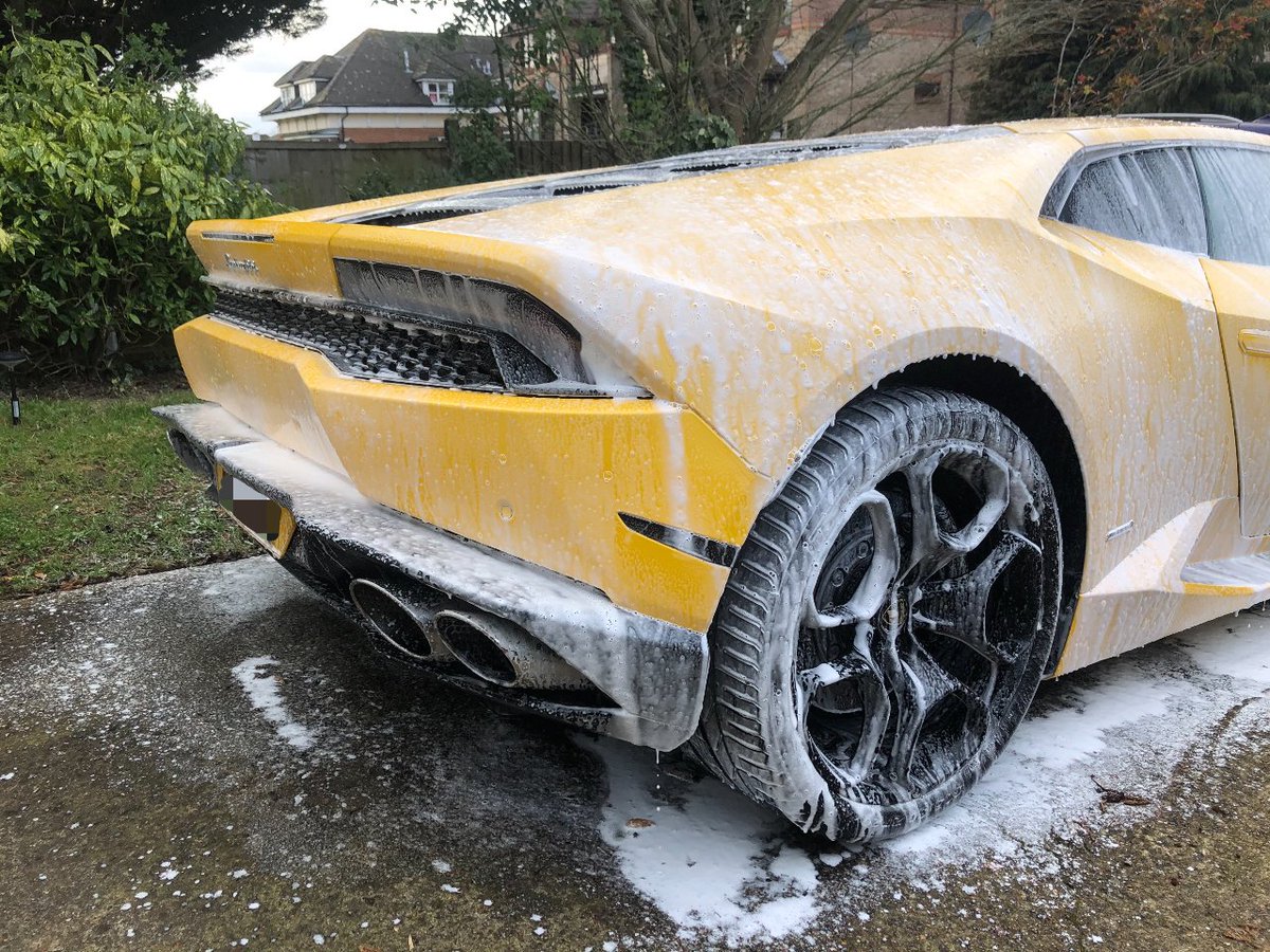 MuscleWash's tweet photo. We Are On A Missing To Help You Get The Most Out Of Your Time &amp; Car 💪🧼

#Mwsuperwash #supercars #supercarsoflondon #cars #carporn #carsofinstagram #love #luxury #blacklist #horsepower https://t.co/Eqod4coaAw