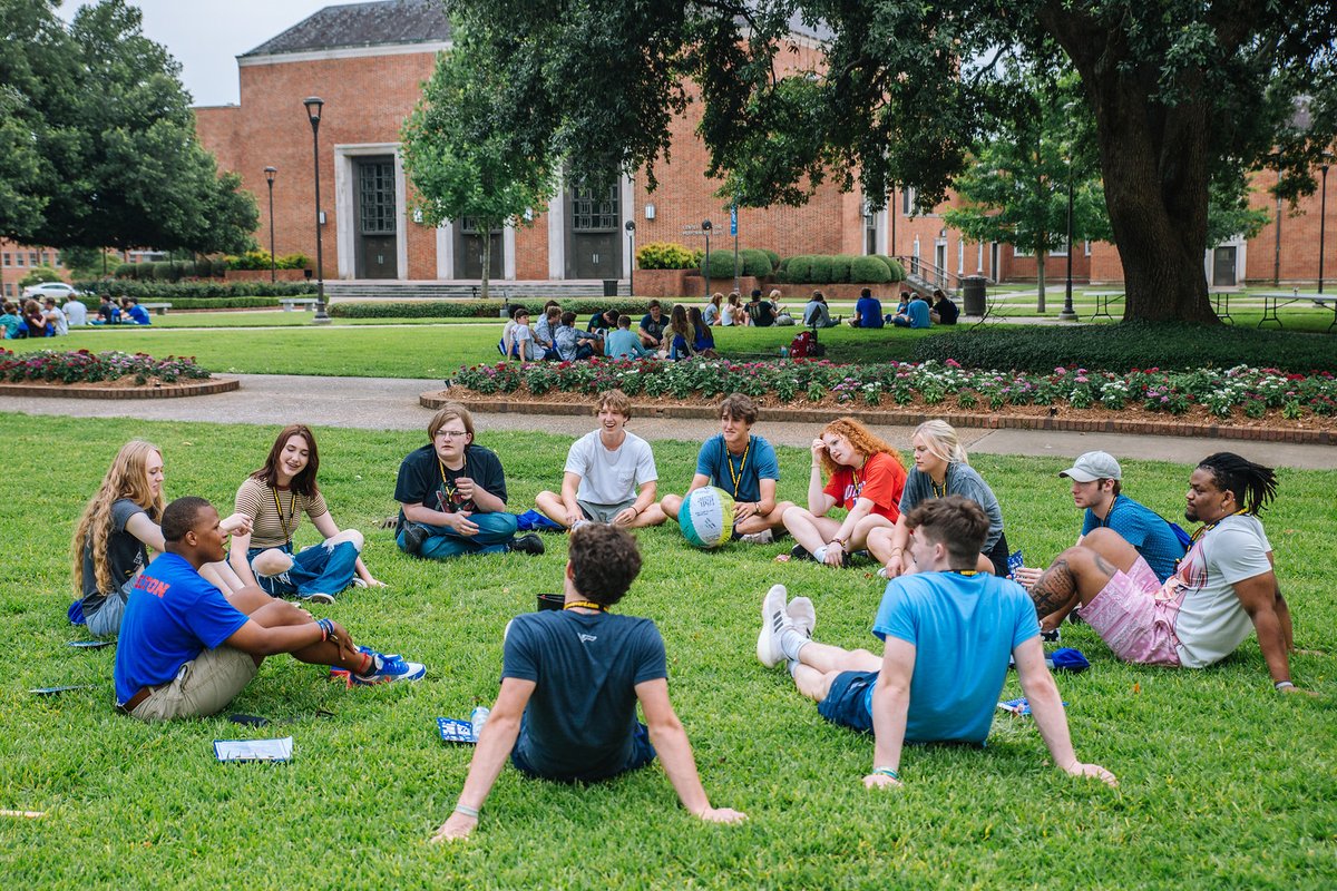 LATechCEHS's tweet photo. We had such a great time with our first Orientation session of 2022, and now we're ready for round 2! Like or share if you're Ruston-bound for orientation next week!
Alumni and current students, what do you remember from your Orientation?! #GoDogs #EverLoyalBe #latech26 https://t.co/loUVRk4yfw