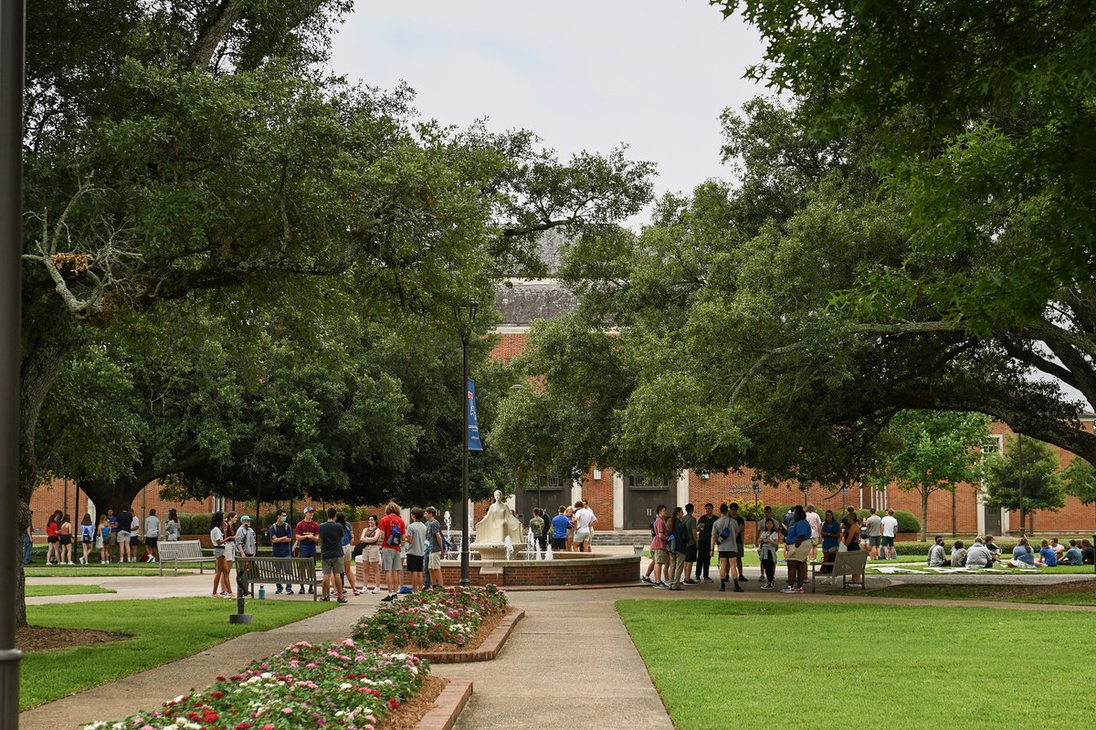 LATechCEHS's tweet photo. We had such a great time with our first Orientation session of 2022, and now we're ready for round 2! Like or share if you're Ruston-bound for orientation next week!
Alumni and current students, what do you remember from your Orientation?! #GoDogs #EverLoyalBe #latech26 https://t.co/loUVRk4yfw
