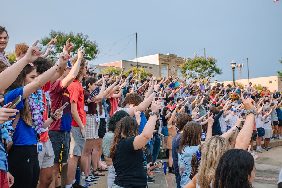 LATechCEHS's tweet photo. We had such a great time with our first Orientation session of 2022, and now we're ready for round 2! Like or share if you're Ruston-bound for orientation next week!
Alumni and current students, what do you remember from your Orientation?! #GoDogs #EverLoyalBe #latech26 https://t.co/loUVRk4yfw