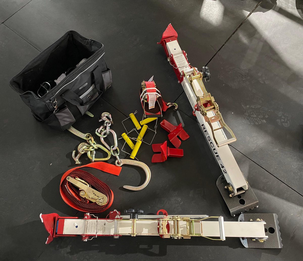 OshawaFire's tweet image. Oshawa Fire "Tool of the Week"
Crews utilize Rescue 42's for stabilizing vehicles to safely extricate trapped patients involved in motor vehicle collisions and ensure firefighter safety #Oshawa #Safety #AutoEx @oshawacity @iafflocal465