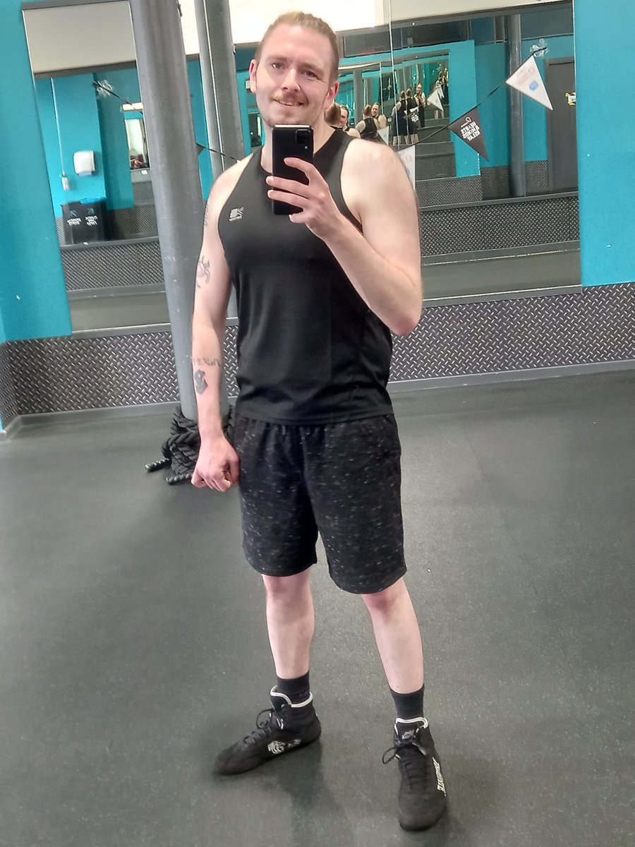 NaturalDuke's tweet photo. New gym armor grants me +1 to strength and dexterity and has the magical ability of making me feel hot https://t.co/hzQERJw9jN