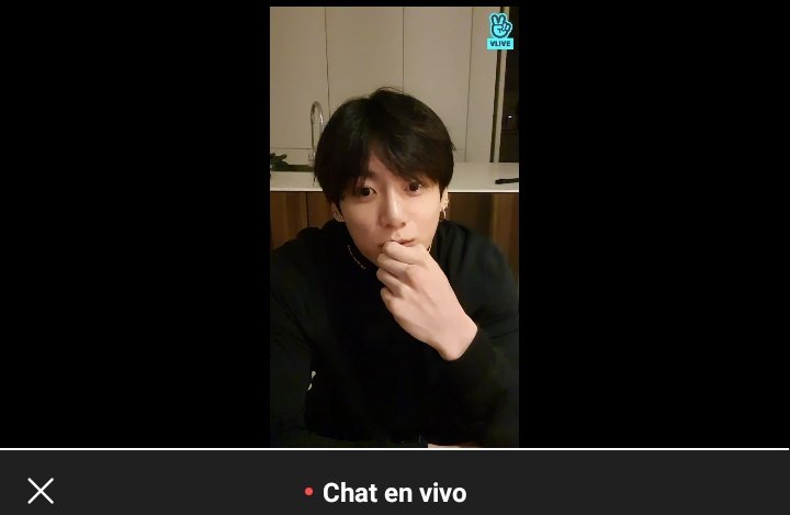 alarmavlivebts's tweet photo. ‼️#JUNGKOOK está en VLive ‼️

Hey ARMY Jungkook está en VLive, corre a verlo, dejen sus capturas.

(https://t.co/M8R5h00mRc)

@BTS_twt https://t.co/cT0PrX7zjV