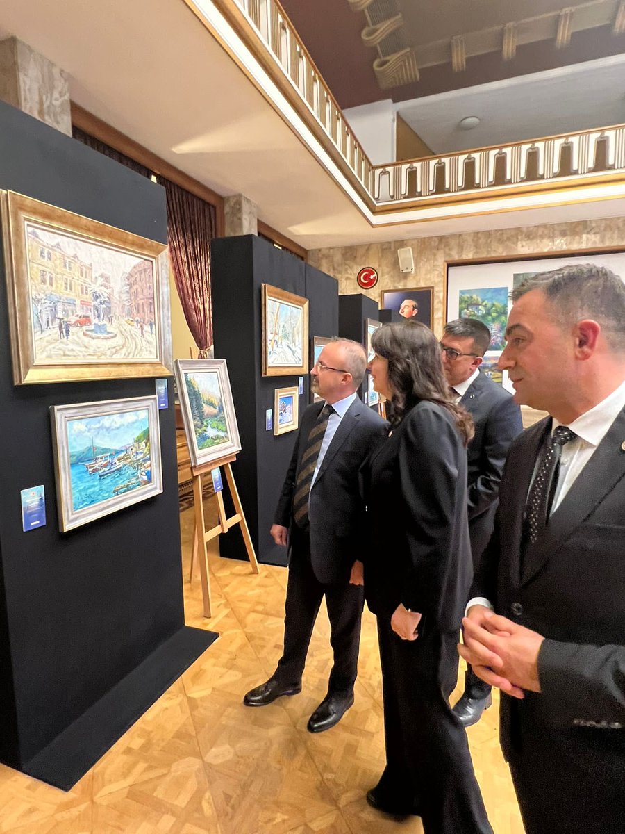 Açılışını #TBMM Başkanımız Sn <a href="/MustafaSentop/">Mustafa Şentop</a> ‘un yaptığı,Giresun vekilimiz <a href="/AvSabriOzturk/">Av.Sabri Öztürk</a> un #ÜlkemdenRenkler adlı resim sergisi açılışına Grup Başkanvekilimiz <a href="/turanbulent/">Bülent TURAN</a>, misafirlerimiz Biga Belediye Başkanımız <a href="/bulenterdogan17/">Bülent Erdoğan</a> ve İlçe Başkanımız <a href="/nihatborazan17/">Nihat Borazan</a> ile katıldık.