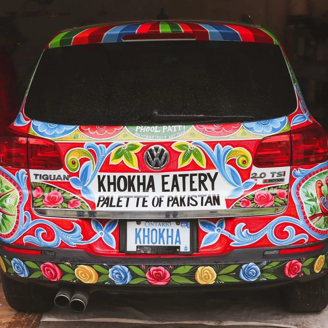 ebrahim_sadaf's tweet photo. Truck art, as popular Pakistani culture is an attempt to examine and unlock deeper significance of metaphors that are accepted by people in dissimilar ways unlocking beauty of the eyes of its beholder. Thank you @PhoolPatti for this beautiful art. #beautiful #Pakistan #Ottawa https://t.co/bLudbqJkfx
