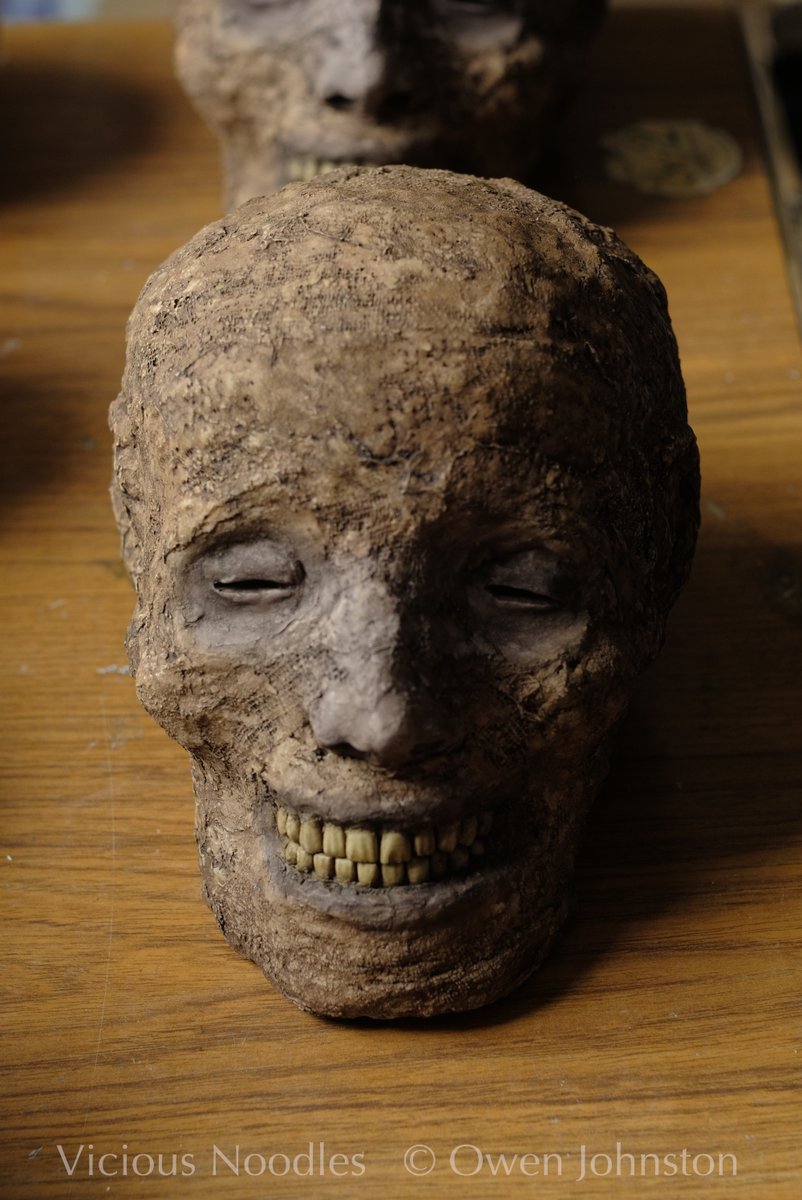 Quality #handmade mummified head replica, international shipping from UK. etsy.com/shop/viciousno… #skull #mummy #AncientEgypt #archeology #undead #AncientCivilisations #horror #zombie #crâne