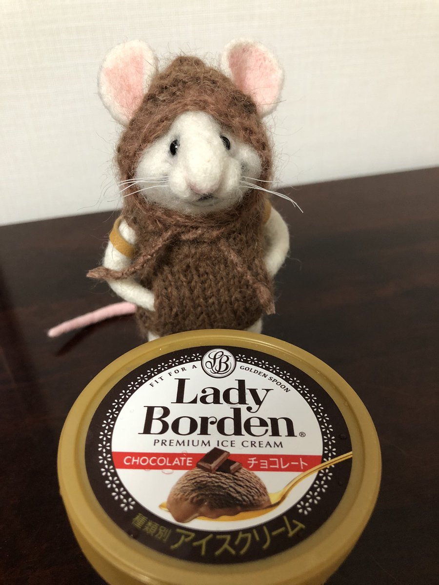 kumi_lazycat's tweet photo. Nico and ice cream.
This is my favorite chocolate ice cream. It was a little bit cold today but it was delicious!🍨🍫
What's your favorite food, Nico?
#Svetlanatoys #woolentoys #fromukraine🇺🇦
牛乳買いに行ったついでにチョコアイス買ってきた。
こんな時間だけど美味しかった♪ https://t.co/R2qsUQUKLk