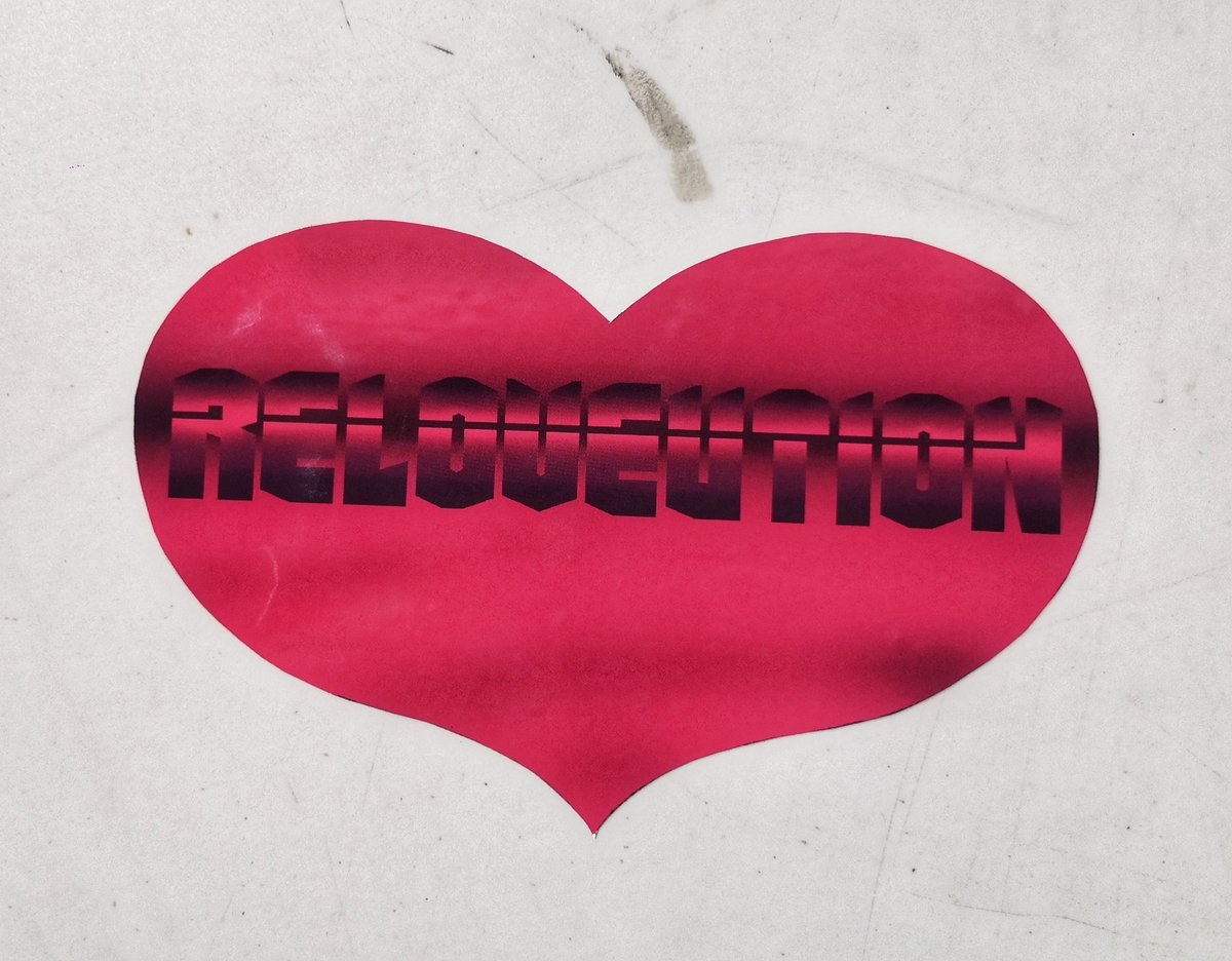 ArneEichberg's tweet photo. #reloveution auch auf dem #playground!
Und ich hab den ersten #sticker bekommen! https://t.co/vmq1TUTMx4