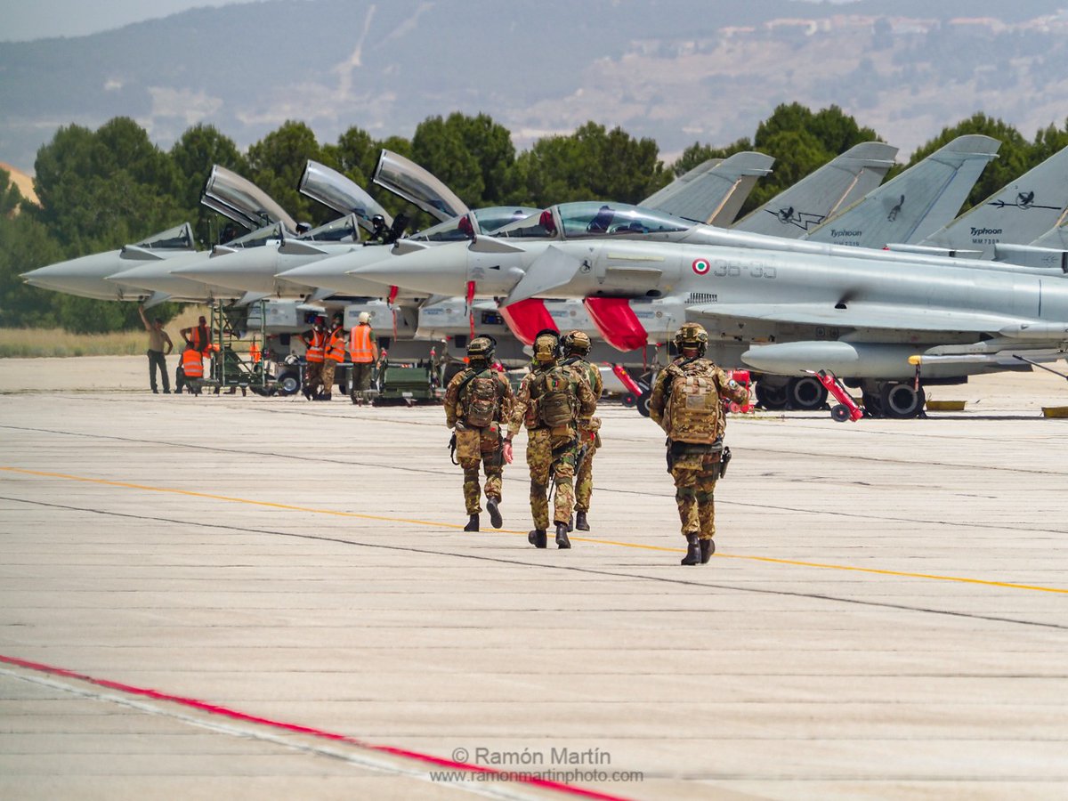 air_comment's tweet photo. Comienzo 4 misión APROC22 ROAF IAR 330 Puma SOCAT
AdA EC725 Caracal
#aircomment #iar330 #baseaerealosllanos #aproc22 #armeedelair
#marinenationale #ec725 #as555 #leab #albacete #castillalamancha #aviationgeek #aviationlovers #aviationphotography https://t.co/Po4q2mrIBO