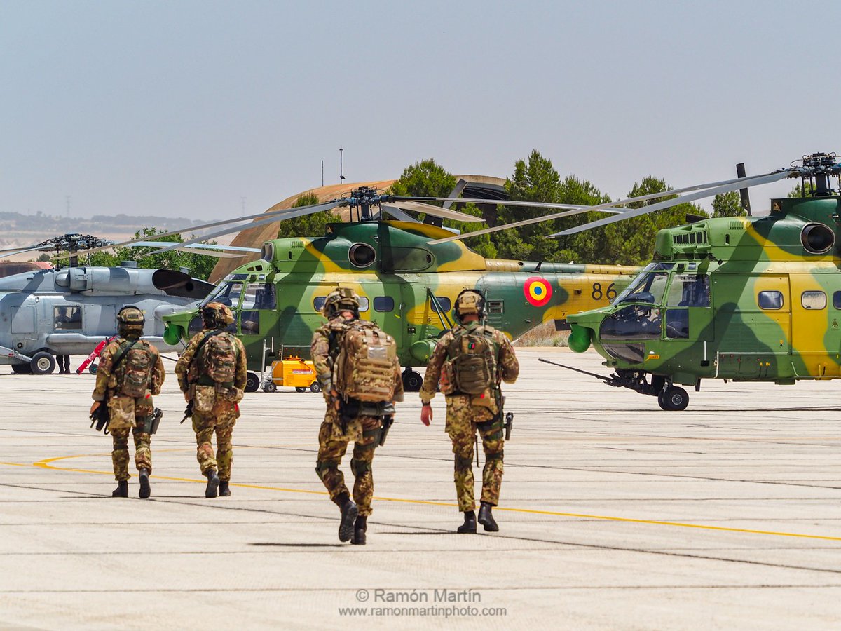 air_comment's tweet photo. Comienzo 4 misión APROC22 ROAF IAR 330 Puma SOCAT
AdA EC725 Caracal
#aircomment #iar330 #baseaerealosllanos #aproc22 #armeedelair
#marinenationale #ec725 #as555 #leab #albacete #castillalamancha #aviationgeek #aviationlovers #aviationphotography https://t.co/Po4q2mrIBO