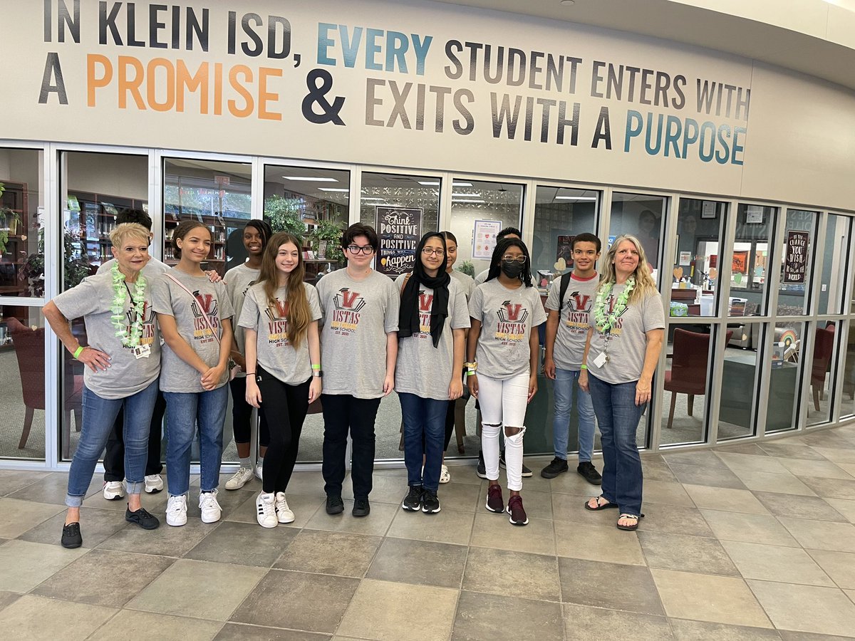KAdams_Vistas's tweet photo. Our @VistasHSProgram ECHS are on their way to @LSC_UP!!! π¦π#thinklikealion #promise2purpose It is so amazing that @KleinISD offers this opportunity to students! #ECHS https://t.co/nggVtAIYSW