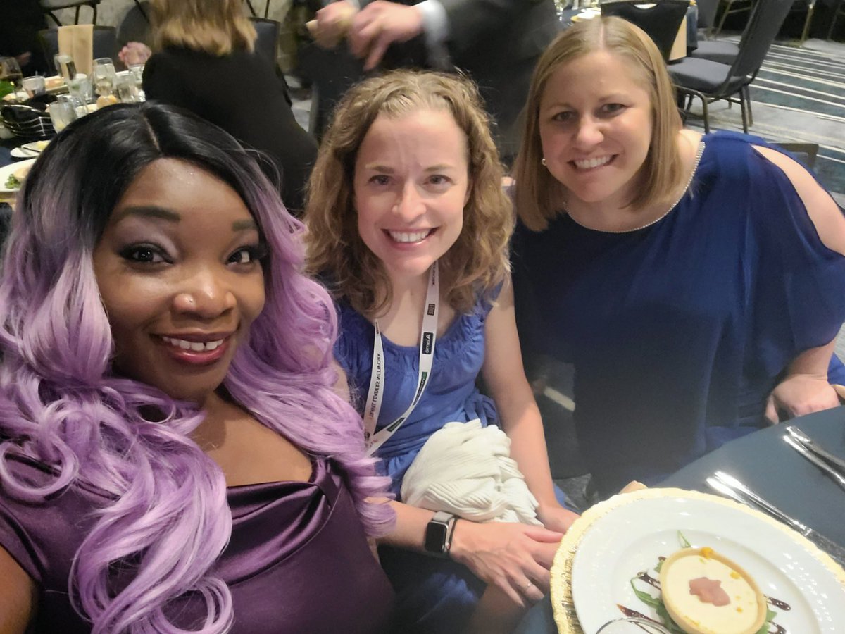 RopeDropQueen's tweet photo. ๐Last night was the EDGE Gala! ๐#edgewithtln https://t.co/onMSon1rWH