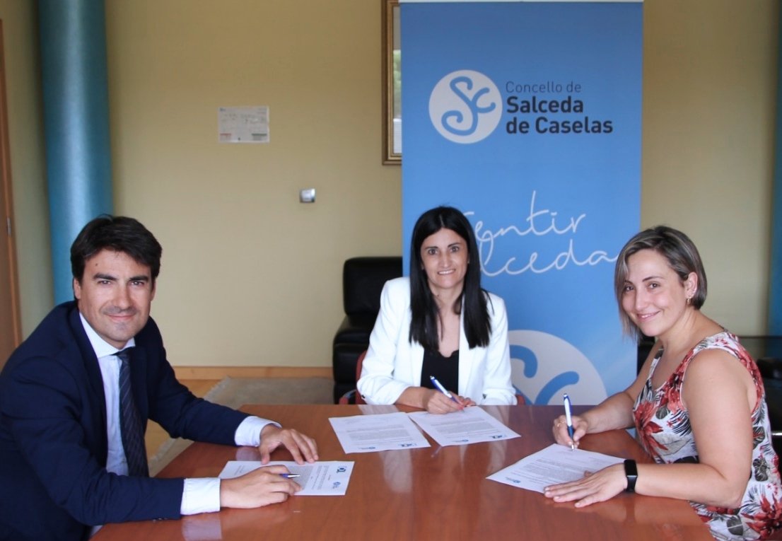 VeronicaTouron's tweet photo. ✍️Hoxe asinei coa presidenta de Acisa Salceda, Elisa Rodríguez e co xerente da Asociación de Empresarios de As Gándaras, David Sobral, un convenio de colaboración para o próximo Programa Integrado de Emprego, co fin de facilitar a inserción laboral das persoas participantes. https://t.co/MpubqVasy2