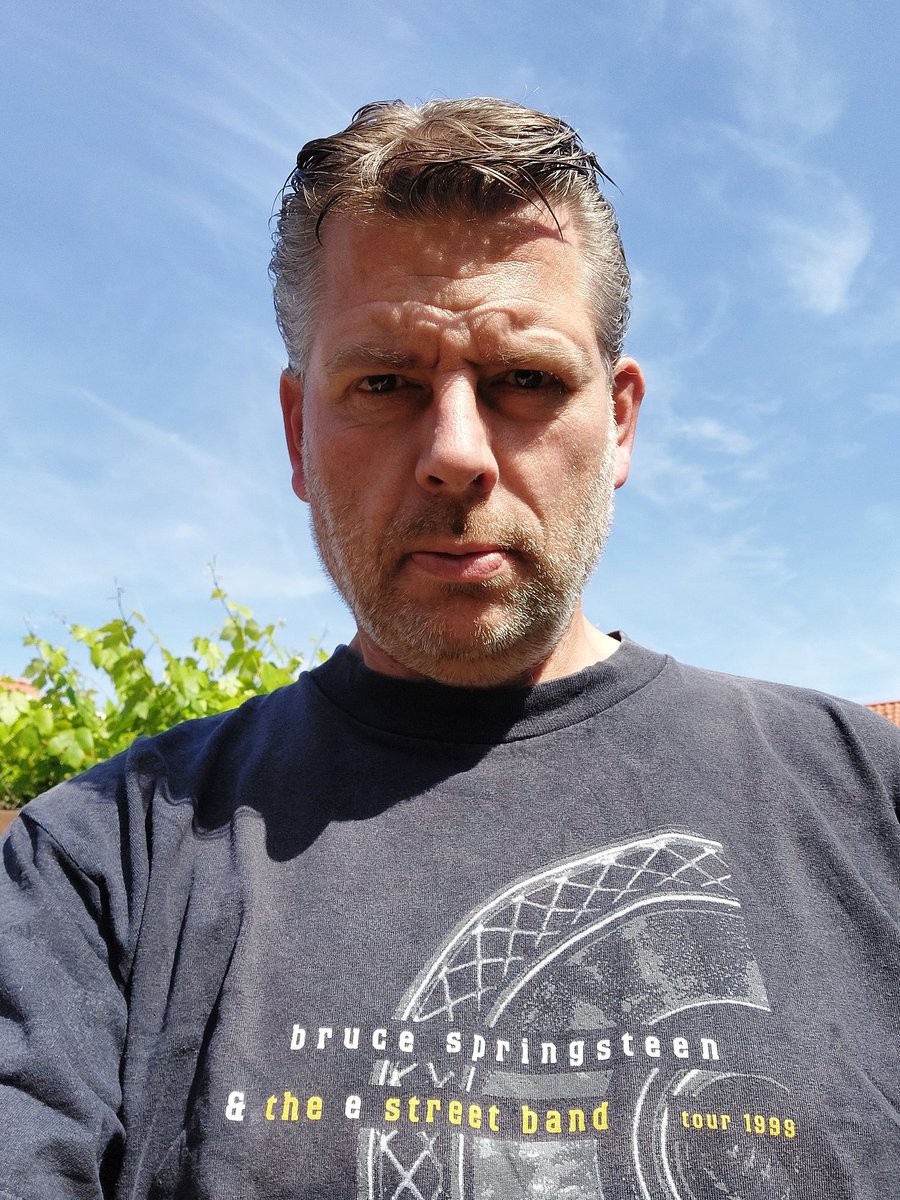 MarcelDuijnis's tweet photo. @KINKpuntnl #kinkbandshirtdag @springsteen
#Broes https://t.co/oVWZcbnDVh