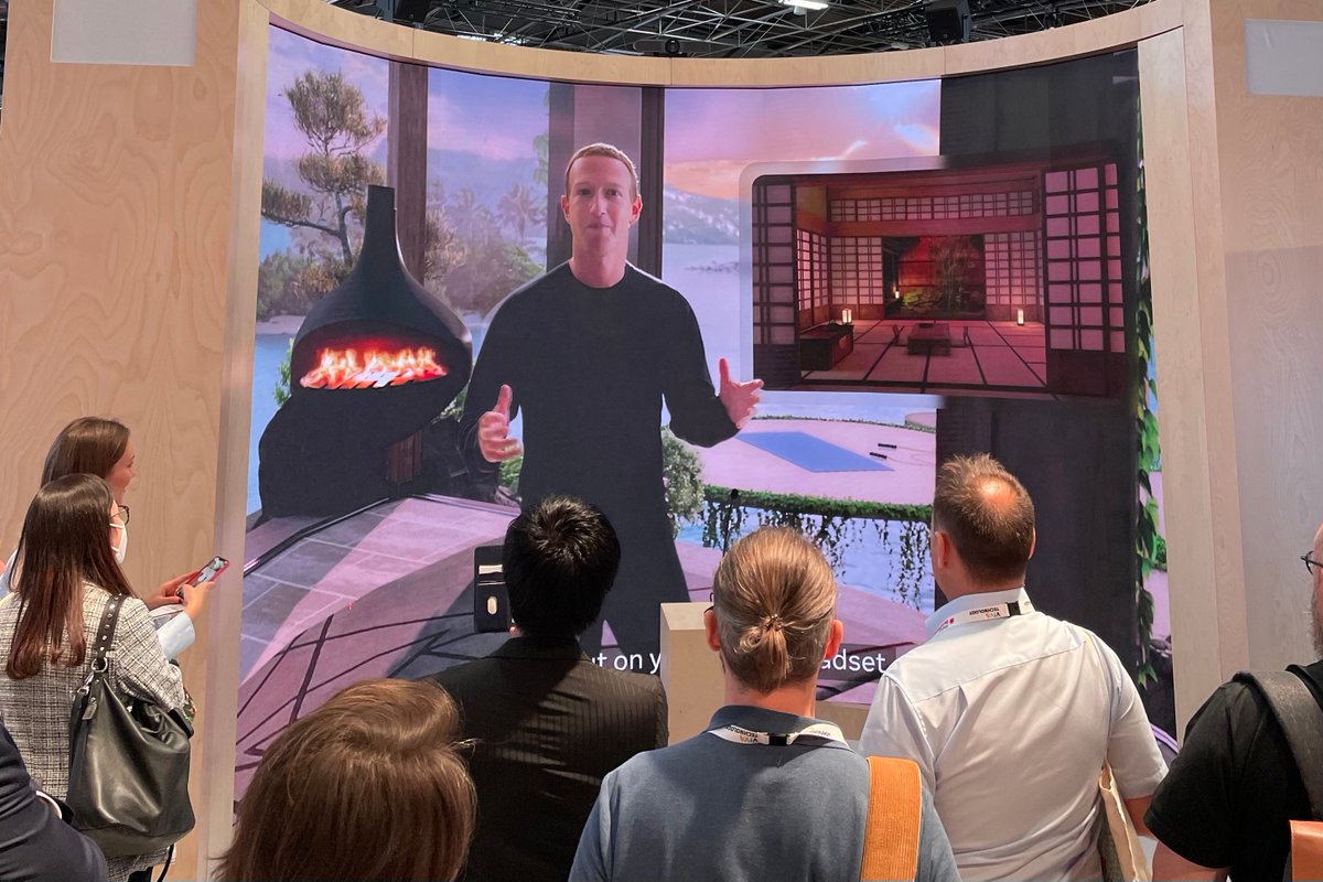 MetaFrance's tweet photo. Faites un pas dans le futur avec Meta 😎
Rejoignez-nous au stand D34, pour un aperçu de l'avenir du divertissement, du travail et des interactions sociales.
Embarquez avec nous pour le #métavers !
#VivaTech2022 #MetaAtVivaTech #MetaStandD34 https://t.co/tPo4Y6CipP