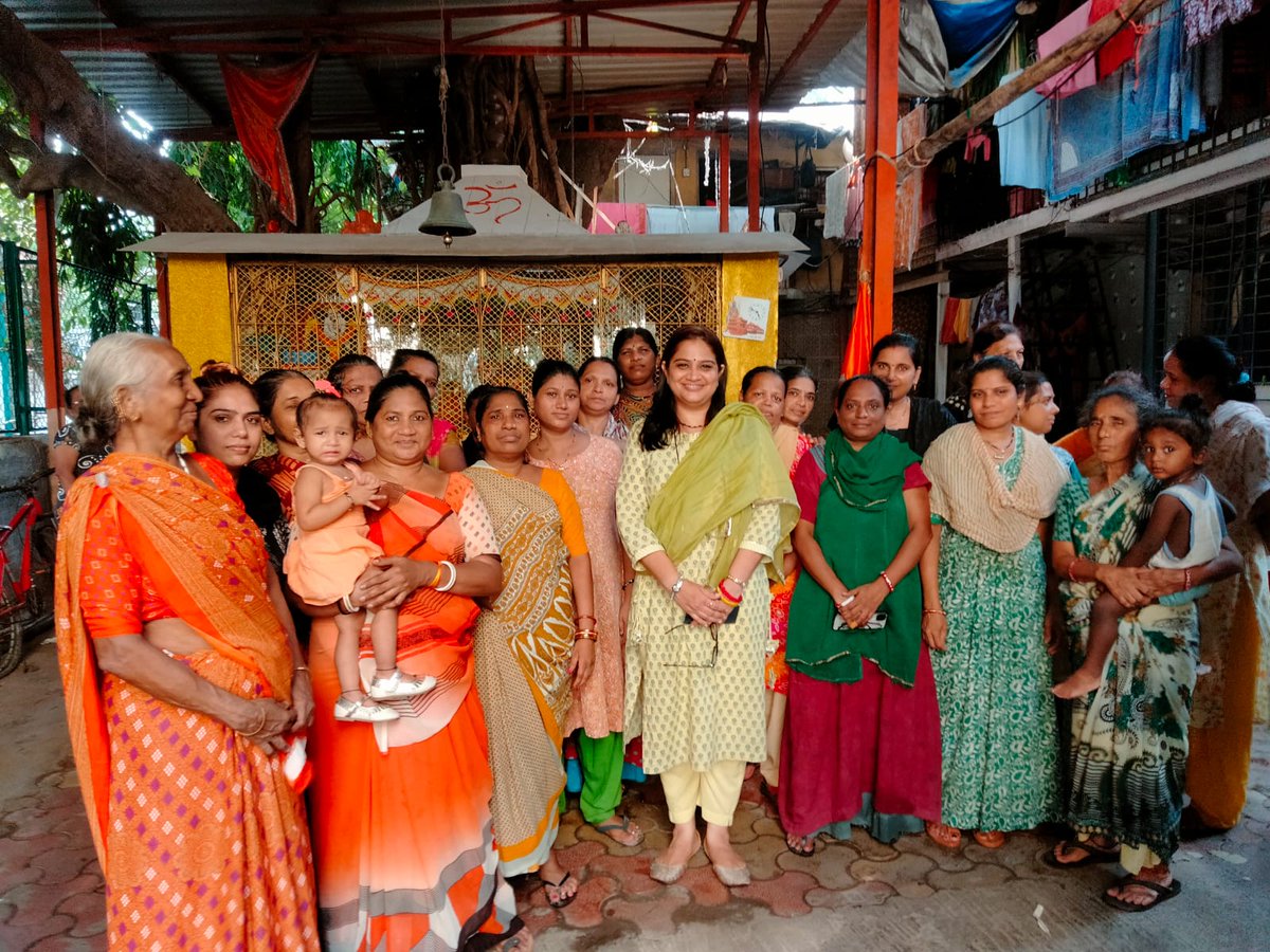 renu_hansraj's tweet photo. In the past one week, received complaints about water issues in the ward.

Visited various places, resolved the issues with the help of staff and received a positive feedback from the citizens.

#ilovejuhu #bjp4juhu #renuhansraj https://t.co/SJslWxWKZi