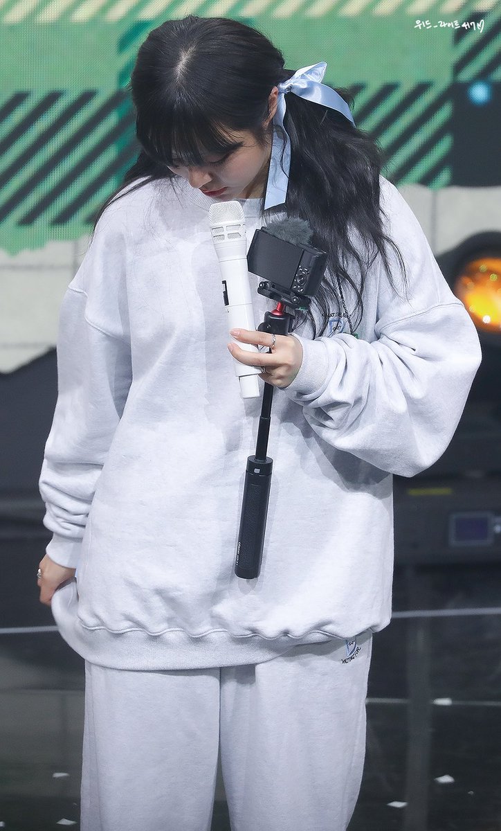 with_Light417's tweet photo. 최고의 디자이너
최고의 모델
최고의 뒷태

최최최👍👍👍

#휘인
#wheein https://t.co/msFx1m92xl