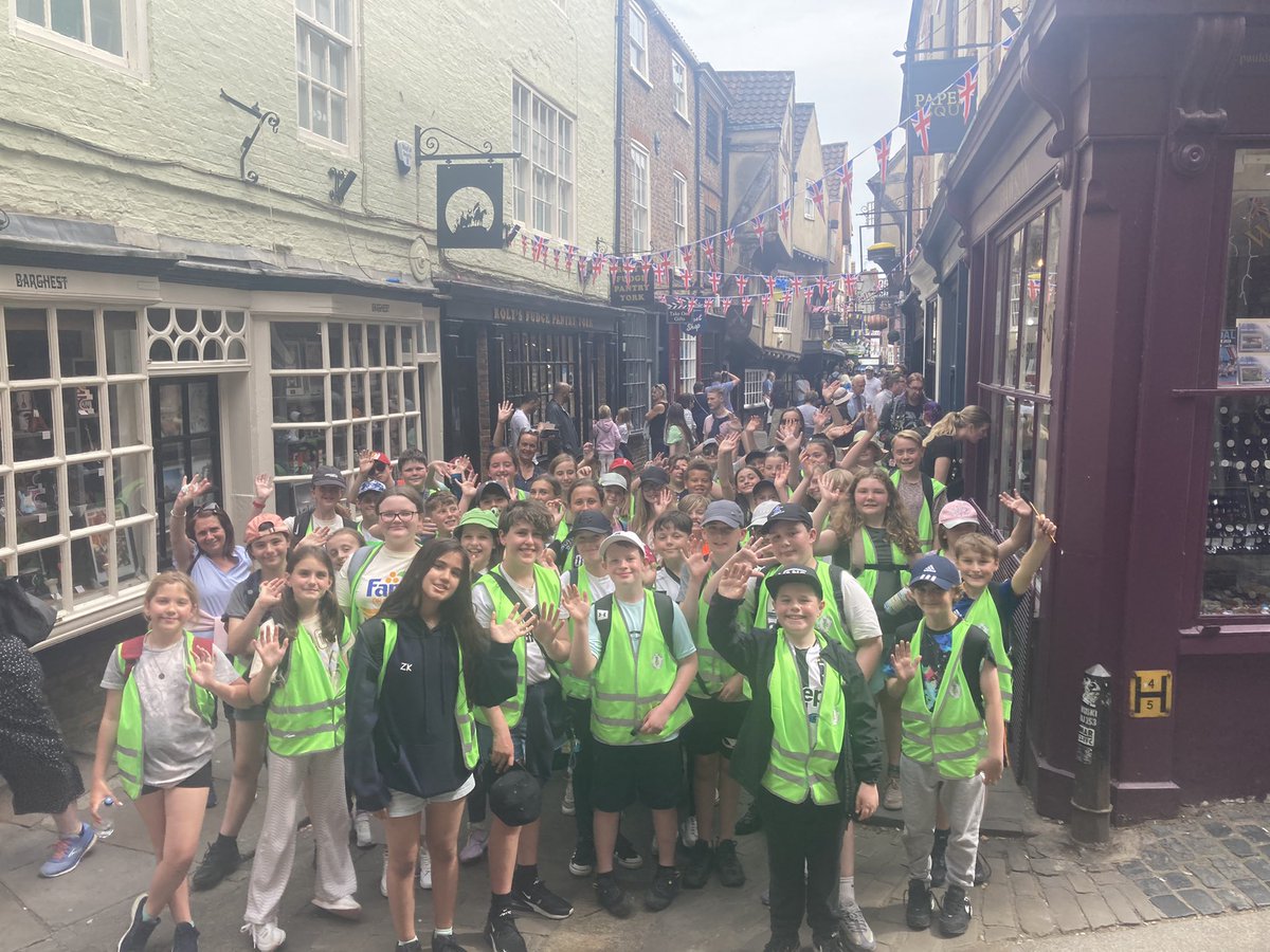 Year6LuntsHeath's tweet photo. York is a Shambles π #yorkweek @LuntsHeathSch https://t.co/UrSxWAWS91