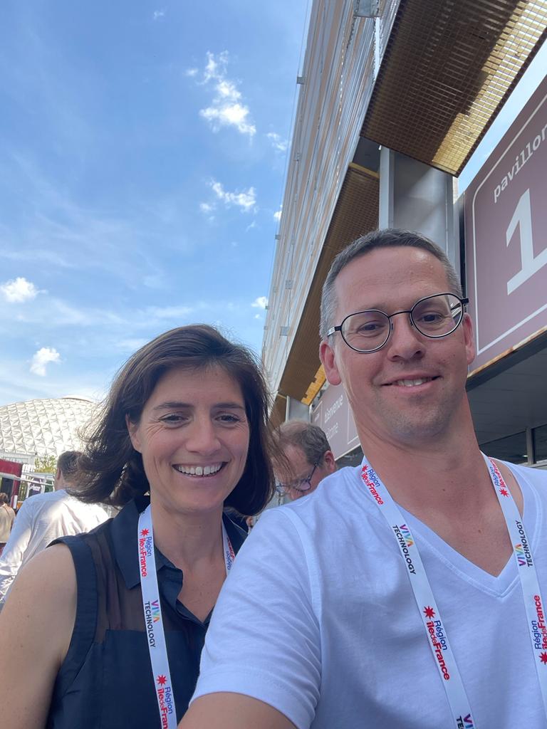 #VivaTech
Christel Heydemann CEO <a href="/orange/">Orange</a> avec Monsieur l'ambassadeur digital Gérald Defoing
<a href="/Cheydema/">Christel Heydemann</a> <a href="/geralddefoing/">Gérald Defoing </a> <a href="/JulieRanty/">Julie Ranty</a>