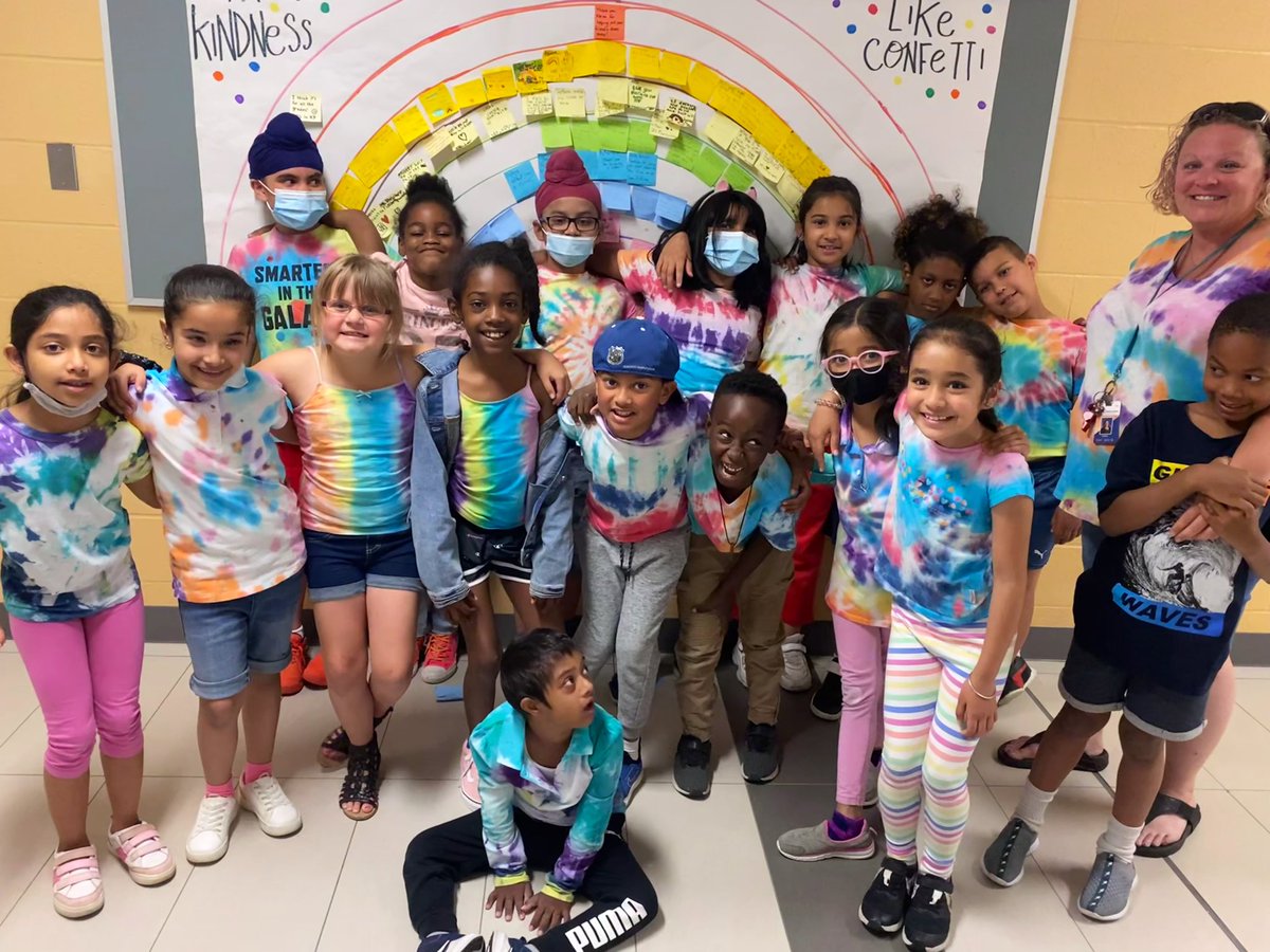 MrsPungitore's tweet photo. Be a rainbow in someone else’s cloud🌈 our tie-dye creations turned out beautifully! #bekind #PrideInPeel2022 #HappyPrideMonth @TribuneDrive @PeelSchools https://t.co/NtGTIZAAh9